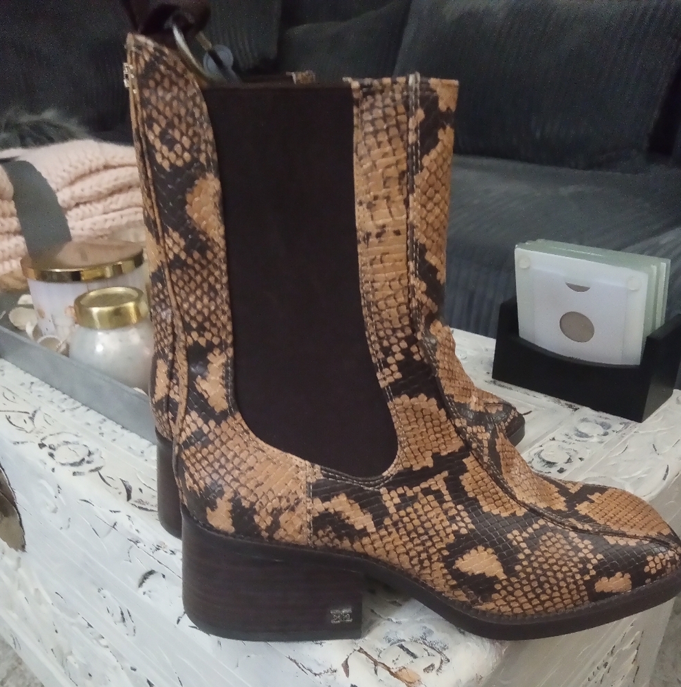⭐🆕Sam Edelman snake print booties - Picture 10 of 15